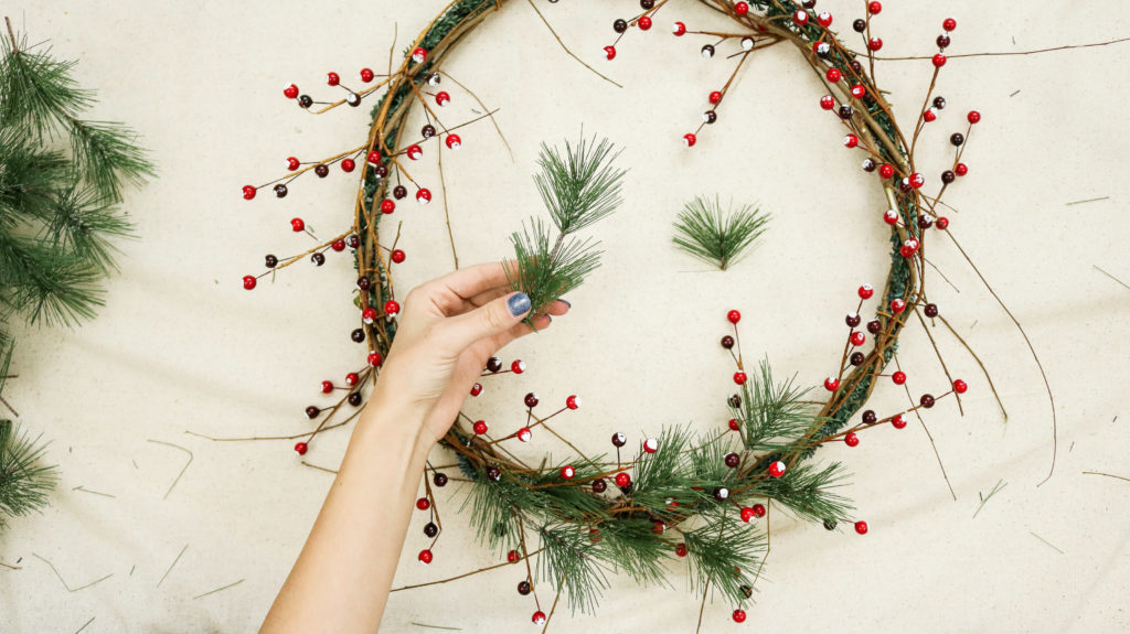 DIY Simple Christmas Wreath - 6 EASY STEPS - Pine and Cranberries!