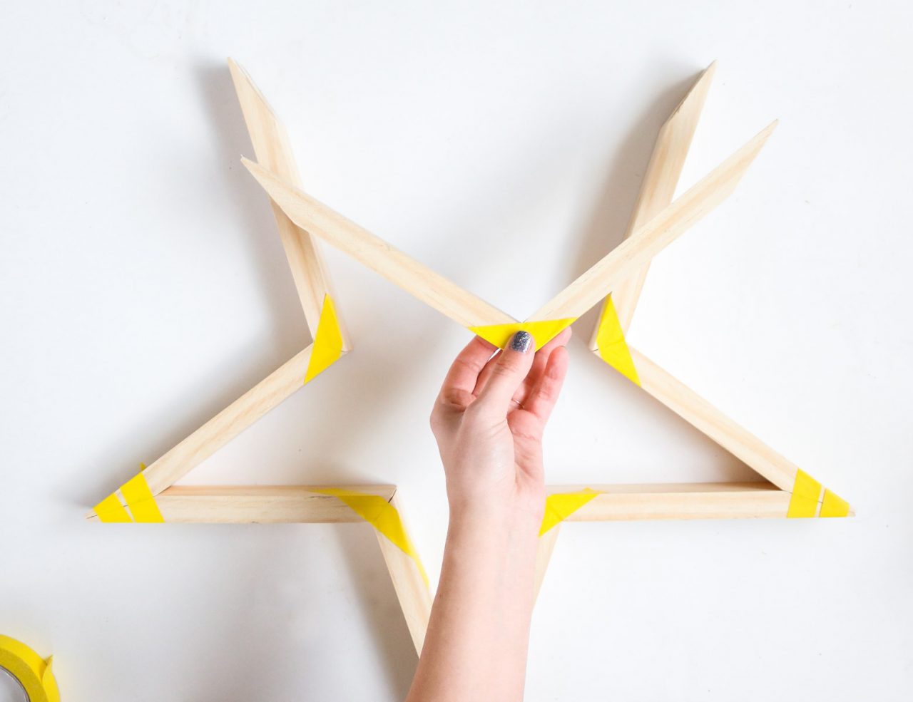 DIY Wood Star - In 5 Easy Steps ! Styled 4 Ways | Spring + Holidays