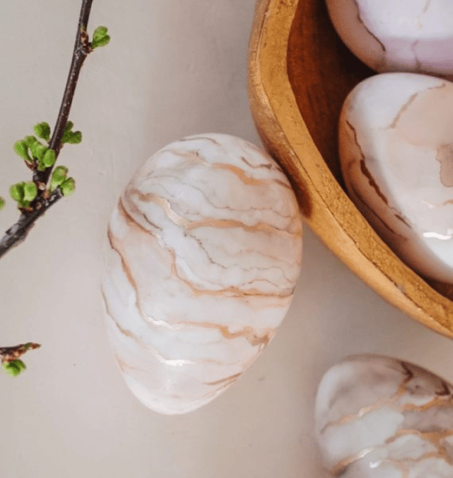 DIY MARBLE EASTER EGGS